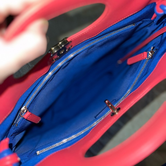 CHANEL ~ Large 31 Shopping Bag - 100% Authentication Inculded - Picture 14 of 16